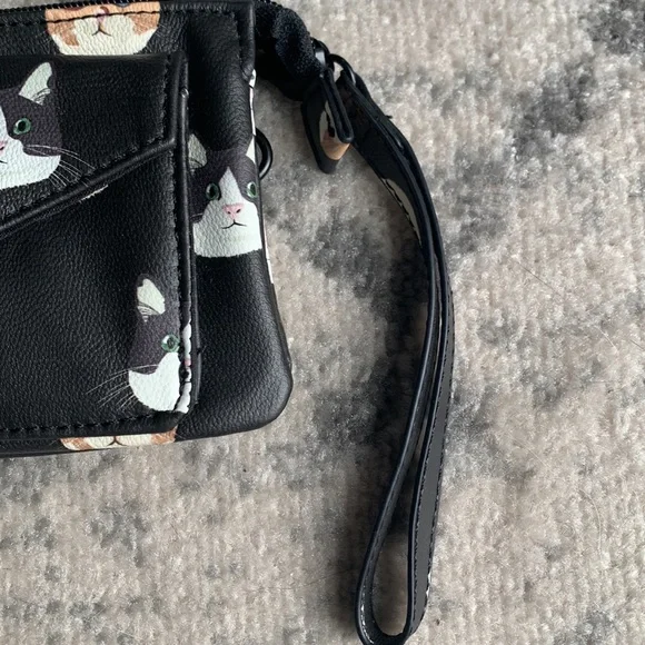 Kitty Wristlet - Picture 3 of 7